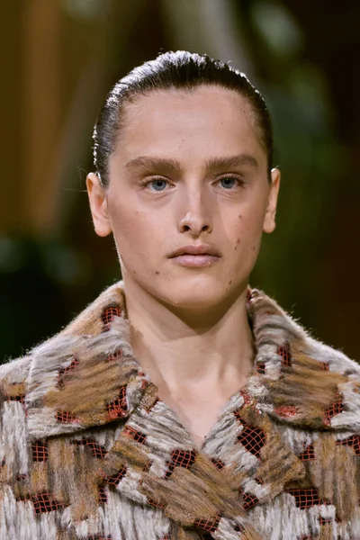 Look 101